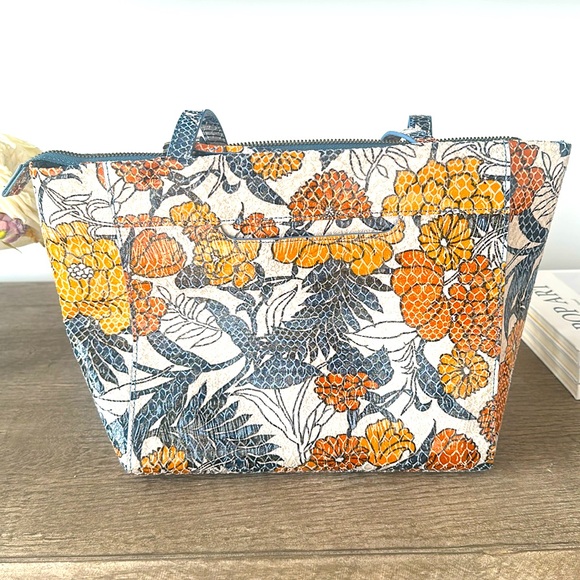Hobo Haven Tote - Picture 1 of 10